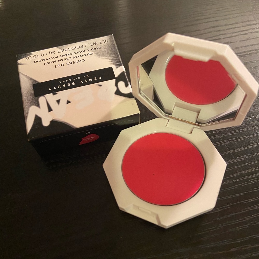 Fenty Beauty Cheeks Out Freestyle Cream Blush